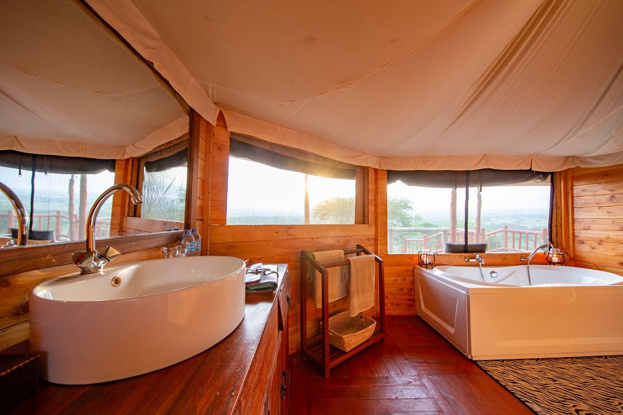 Serian Tarangire camp